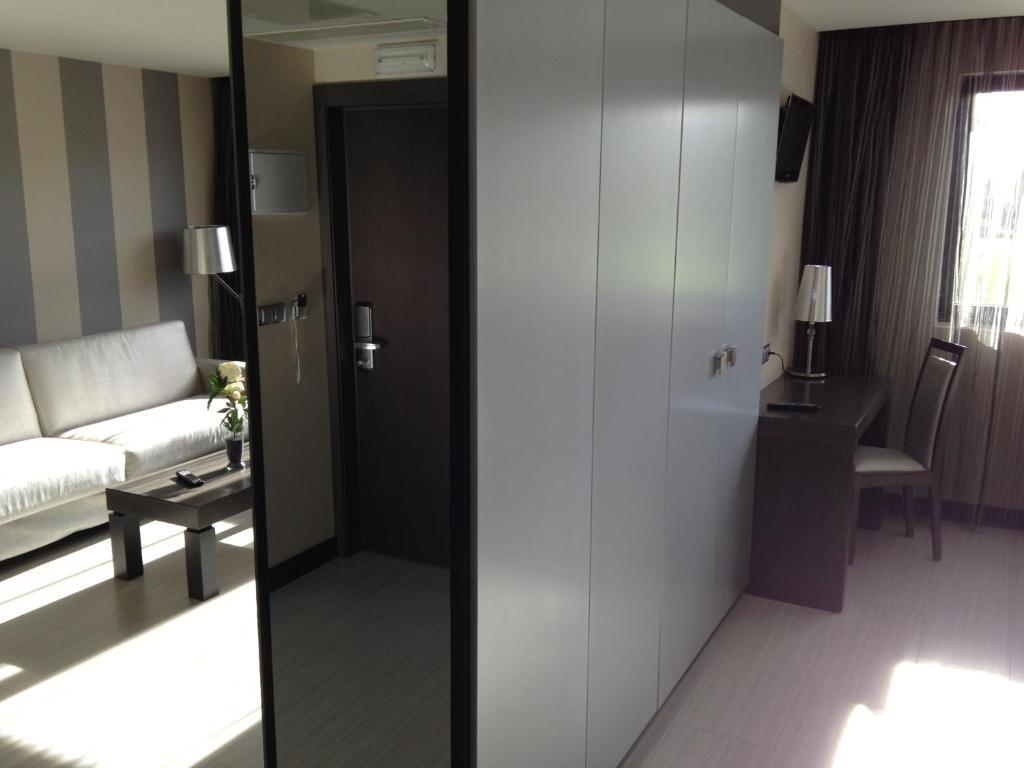 Hotel Adelma 오스나요 객실 사진